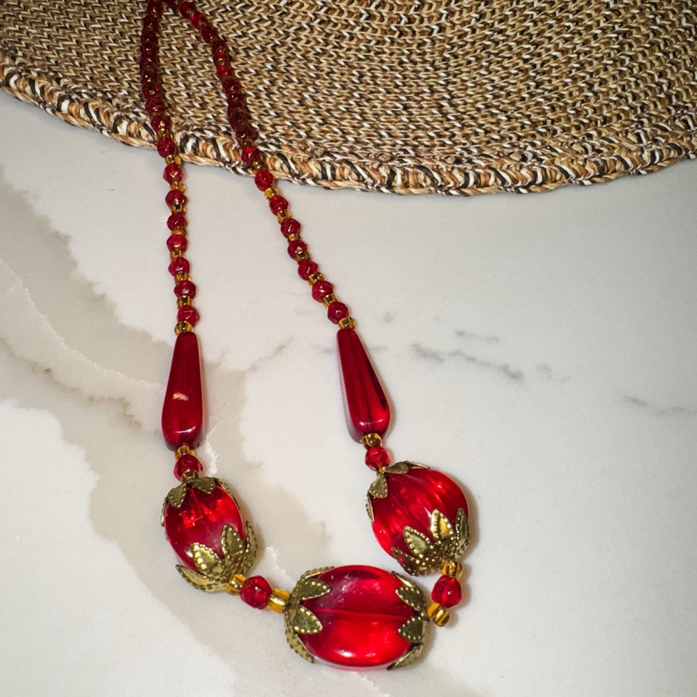 VINTAGE ART DECO CZECH RED GLASS BEAD NECKLACE - Picture 3 of 6